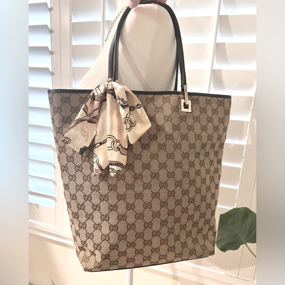 EUC Gucci Canvas Tote in rarely used condition - Picture 1 of 17